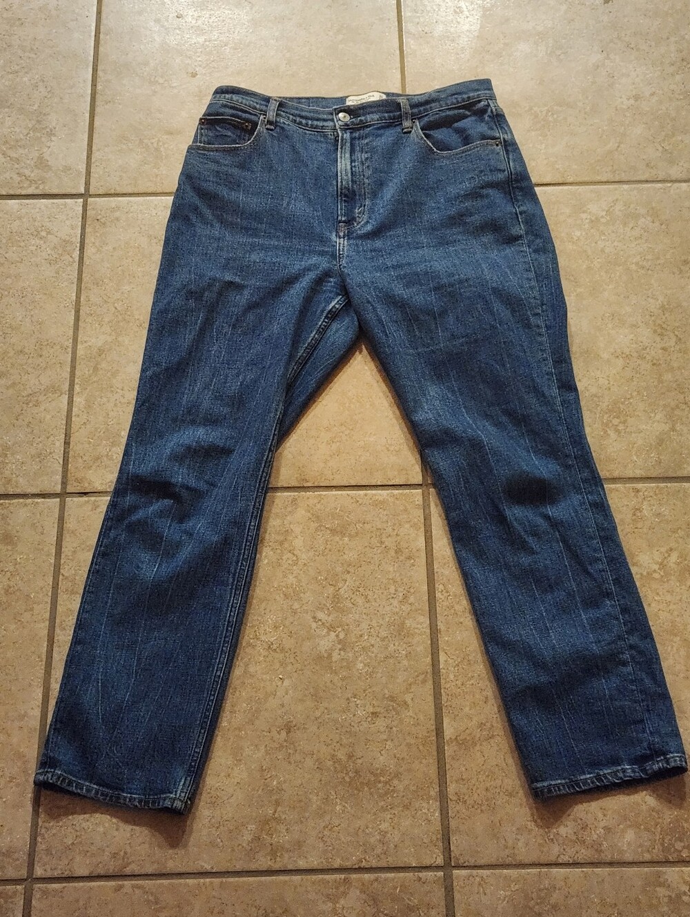 Abercrombie & Fitch Women The 90s Slim Straight Ultra High Rise Jeans